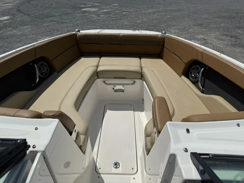 Slide: The Image of Sea Ray 240 Sun Deck Outboard 2014 - 5558867