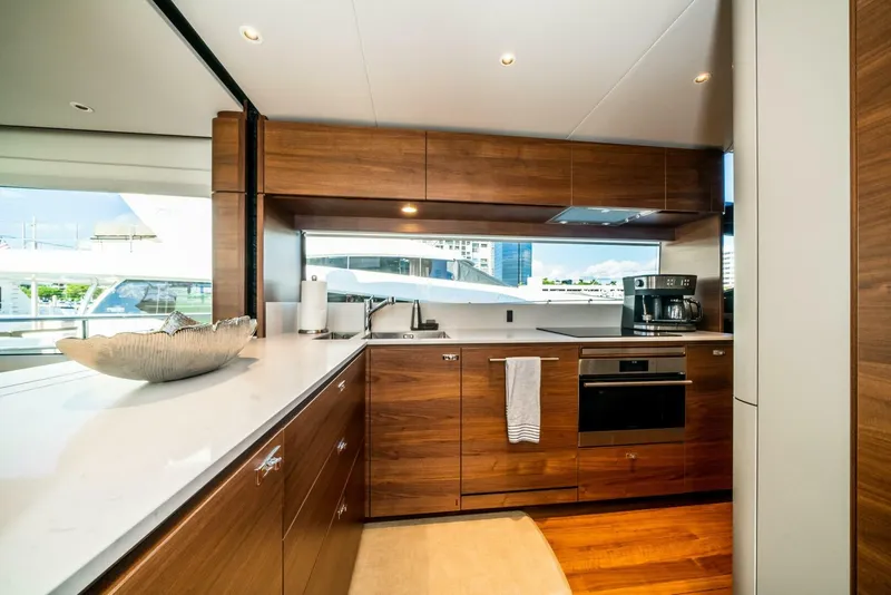 Slide: The Image of Princess Y85 2021 - 5559068