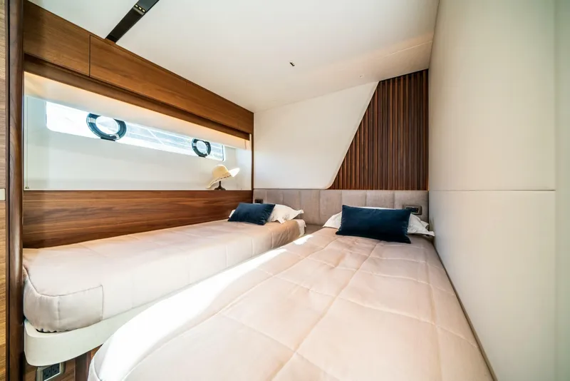 Slide: The Image of Princess Y85 2021 - 5559050