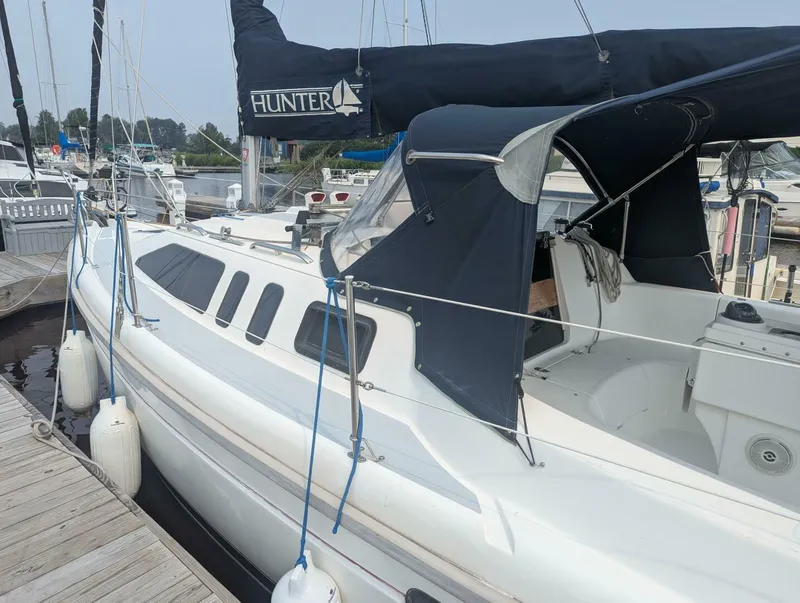 Slide: The Image of Hunter 29.5 1996 - 5559280