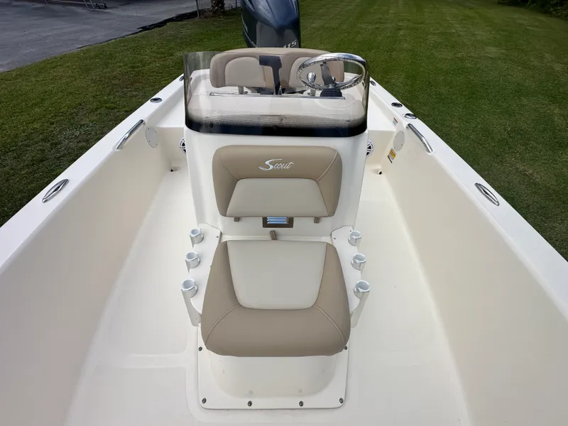 Slide: The Image of Scout 177 Sport 2025 - 10