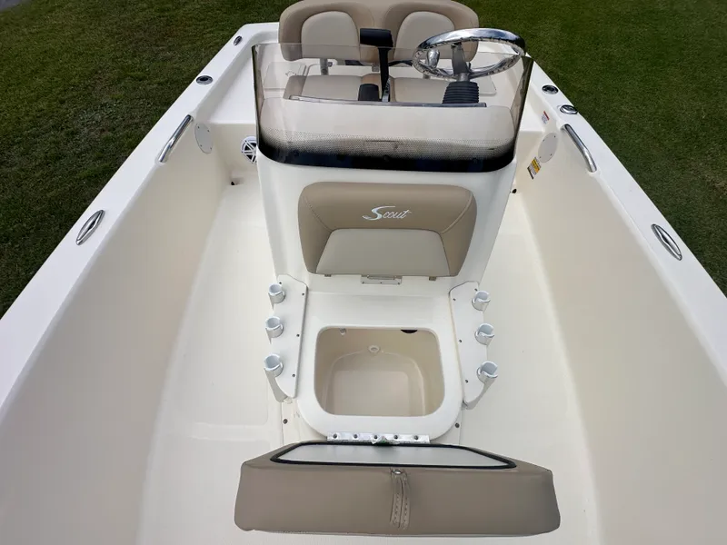 Slide: The Image of Scout 177 Sport 2025 - 11