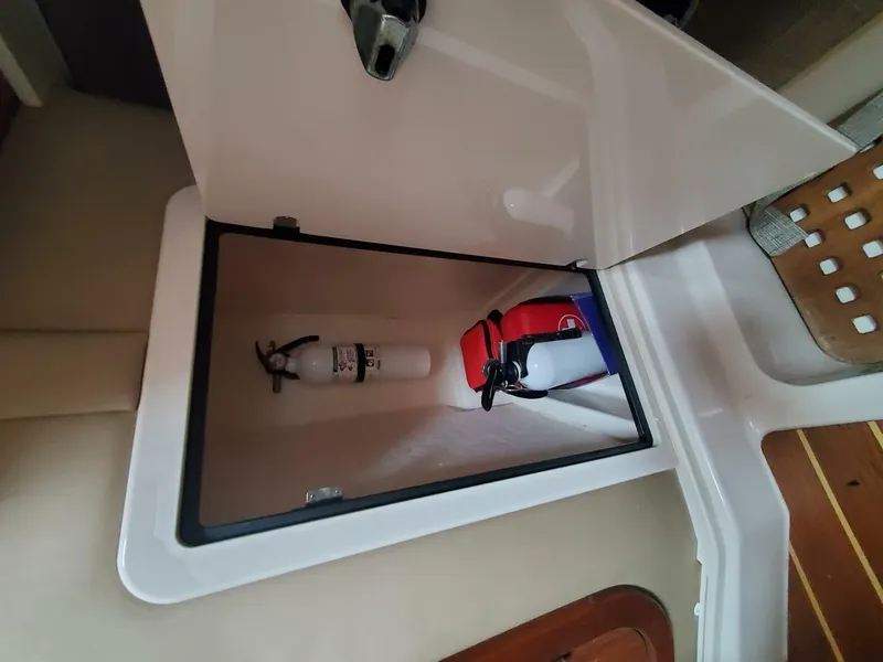 Slide: The Image of Grady-White 330 Express 2018 - 5559261