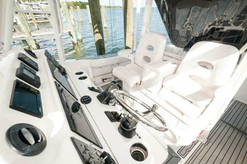 Slide: The Image of 2018 Everglades 350 LX-Helm - 5574970
