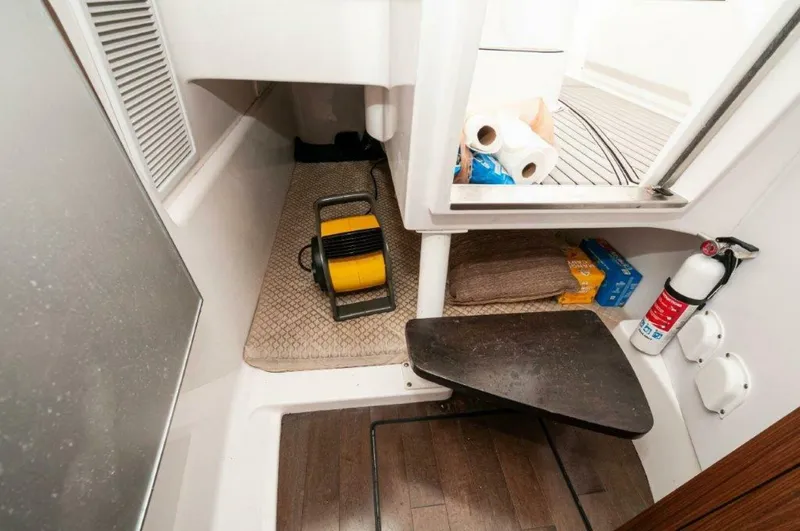 Slide: The Image of 2018 Everglades 350 LX- Mid Birth - 5574974