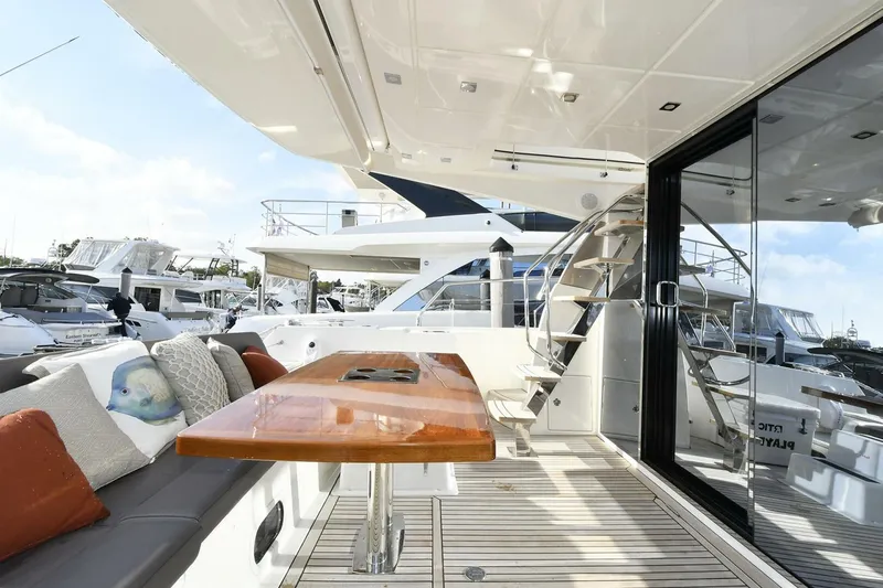 Slide: The Image of Prestige 560 Fly 2018 - 5559991