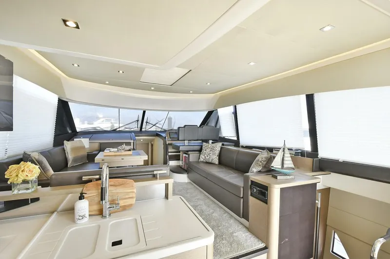 Slide: The Image of Prestige 560 Fly 2018 - 5559980