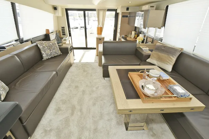 Slide: The Image of Prestige 560 Fly 2018 - 5559986