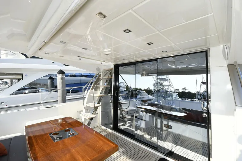 Slide: The Image of Prestige 560 Fly 2018 - 5559992