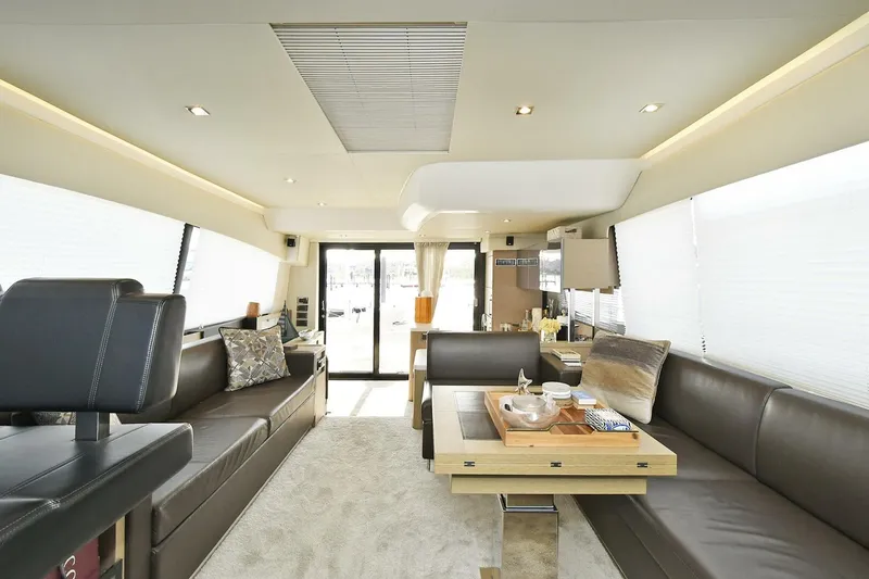 Slide: The Image of Prestige 560 Fly 2018 - 5559983