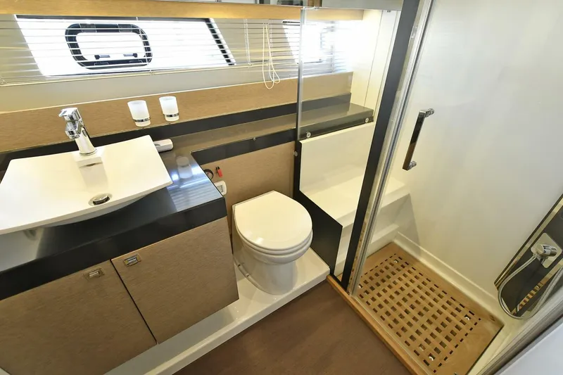 Slide: The Image of Prestige 560 Fly 2018 - 5559946