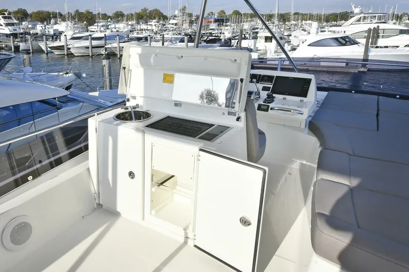 Slide: The Image of Prestige 560 Fly 2018 - 5560006