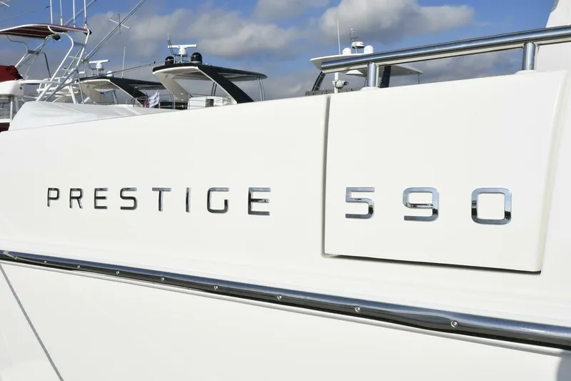 Slide: The Image of Prestige 560 Fly 2018 - 5560023