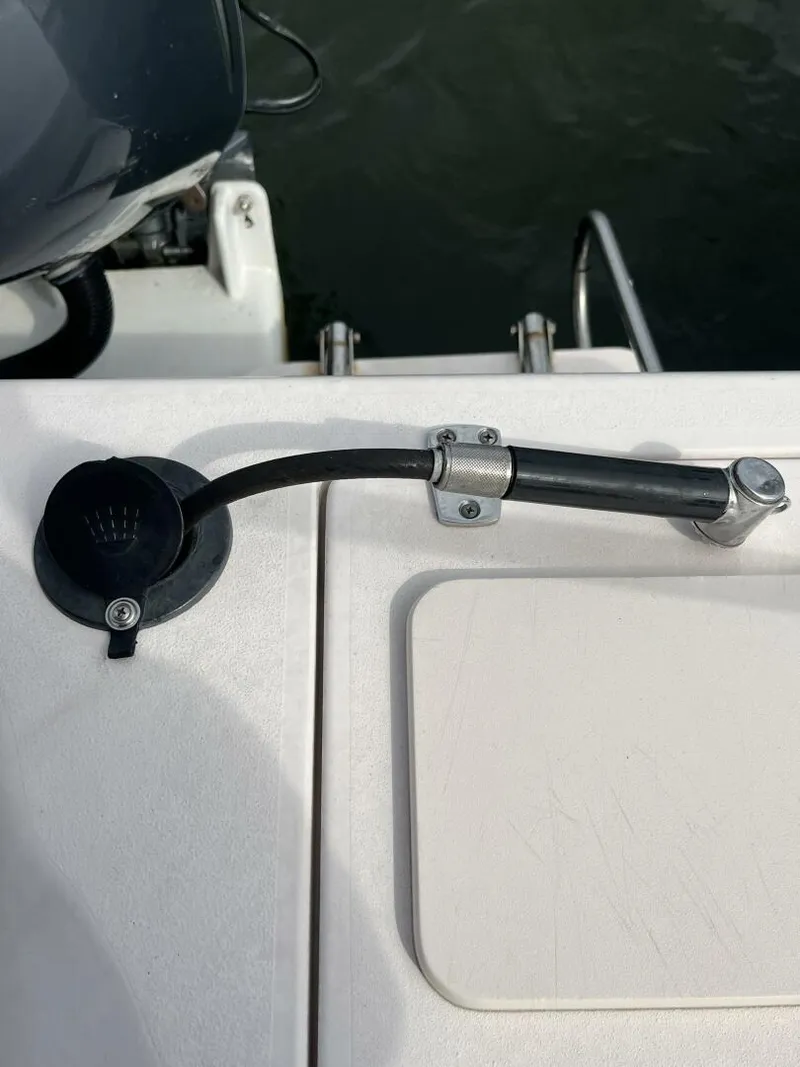 Slide: The Image of Grady-White 232 GulfStream 2004 - 5560144