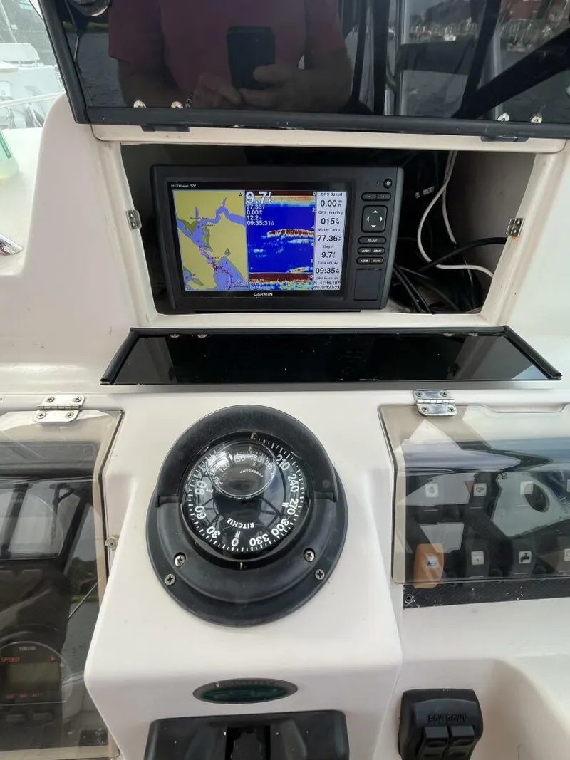 Slide: The Image of Grady-White 232 GulfStream 2004 - 5560158