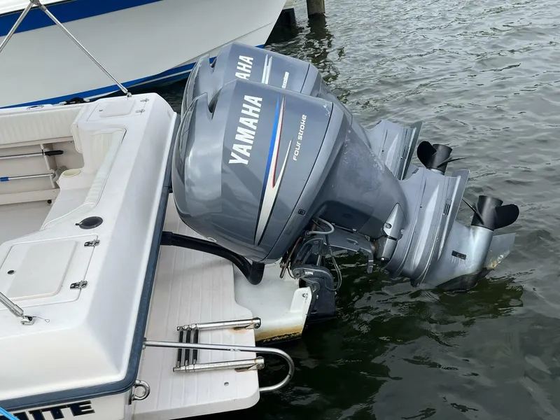 Slide: The Image of Grady-White 232 GulfStream 2004 - 5560139