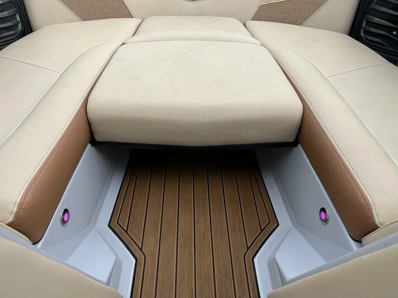 Slide: The Image of Nautique Super Air Natique G23 2022 - 5560838