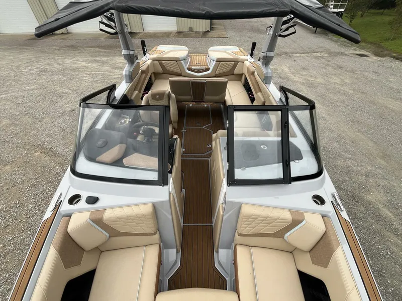 Slide: The Image of Nautique Super Air Natique G23 2022 - 5560839