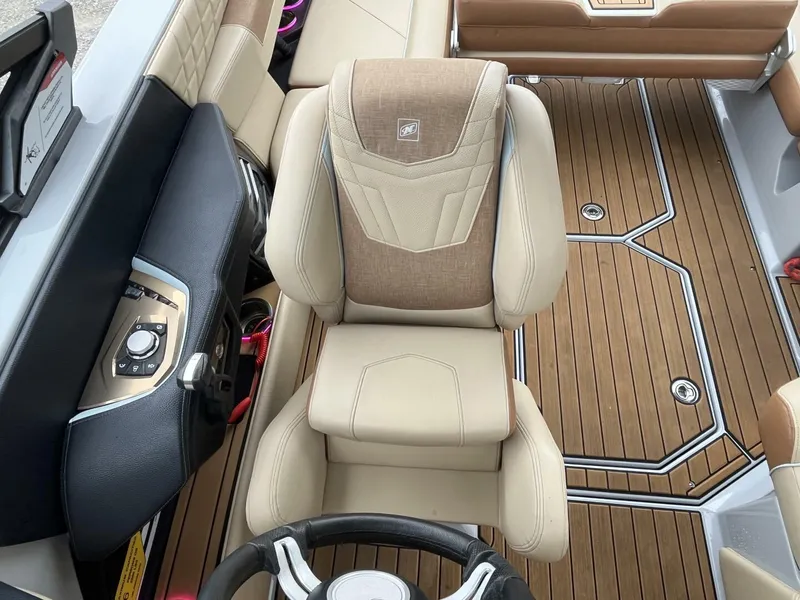 Slide: The Image of Nautique Super Air Natique G23 2022 - 5560854