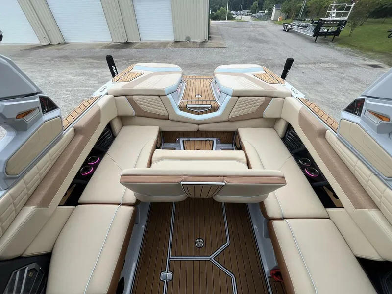 Slide: The Image of Nautique Super Air Natique G23 2022 - 5560856