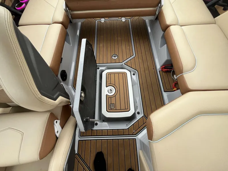Slide: The Image of Nautique Super Air Natique G23 2022 - 5560857