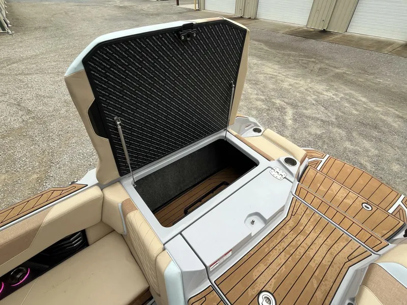 Slide: The Image of Nautique Super Air Natique G23 2022 - 5560868