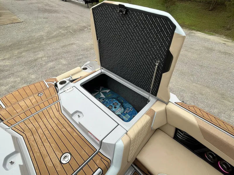 Slide: The Image of Nautique Super Air Natique G23 2022 - 5560869