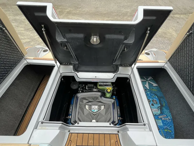 Slide: The Image of Nautique Super Air Natique G23 2022 - 5560870