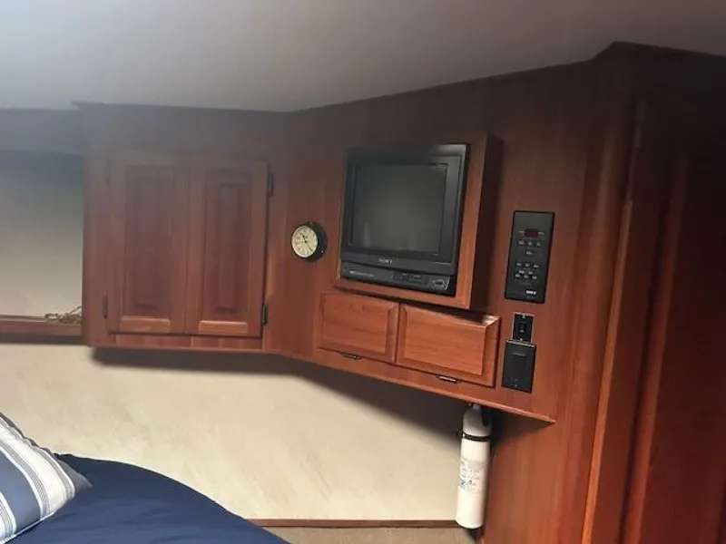 Slide: The Image of Viking 45 Convertible 1988 - 5561498