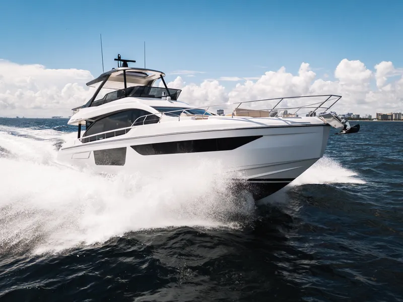 Slide: The Image of Azimut Fly 68 2026 - 5736977
