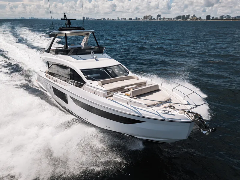 Slide: The Image of Azimut Fly 68 2026 - 5736979