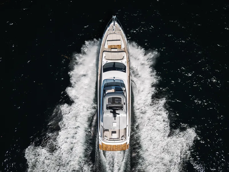 Slide: The Image of Azimut Fly 68 2026 - 5736980