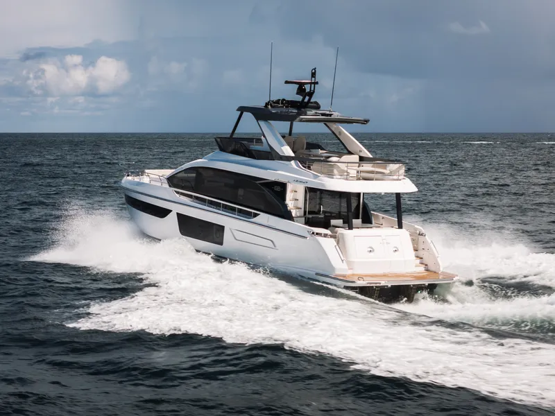 Slide: The Image of Azimut Fly 68 2026 - 5736982