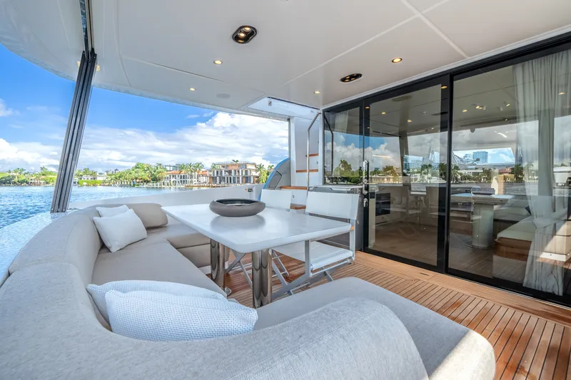 Slide: The Image of Azimut Fly 68 2026 - 5747764