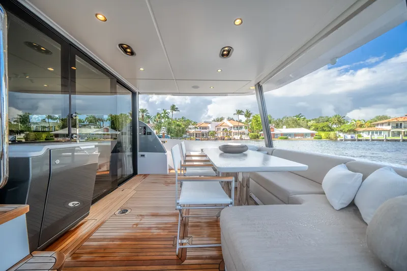 Slide: The Image of Azimut Fly 68 2026 - 5747767