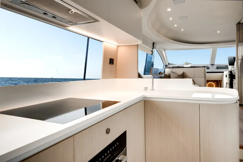 Slide: The Image of Azimut Fly 68 2026 - 5747771