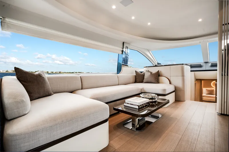 Slide: The Image of Azimut Fly 68 2026 - 5747776