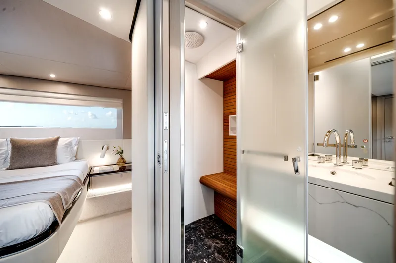 Slide: The Image of Azimut Fly 68 2026 - 5747793