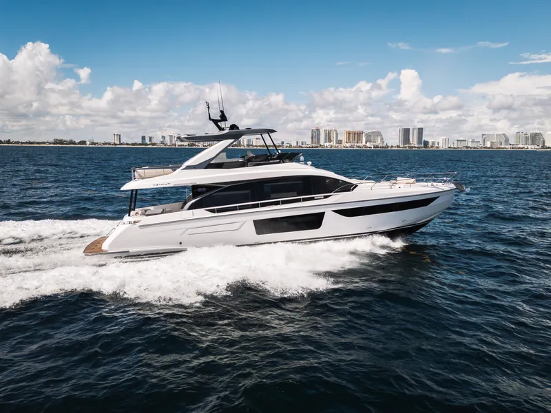 Slide: The Image of Azimut Fly 68 2026 - 5736973