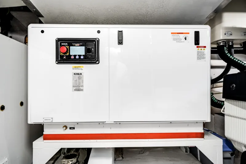 Slide: The Image of Azimut Fly 68 2026 - 5747825