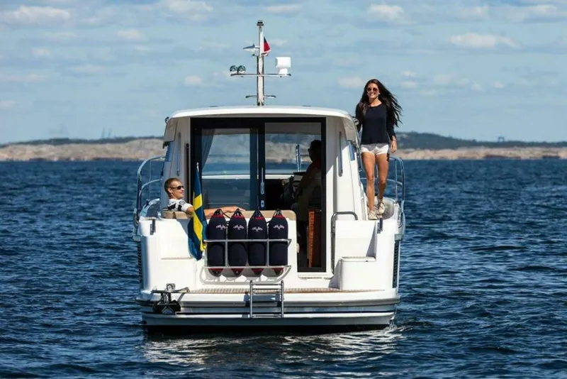 Slide: The Image of Nimbus 305 Coupe 2025 - 5561744