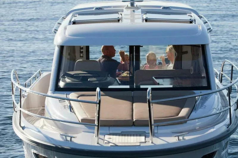 Slide: The Image of Nimbus 305 Coupe 2025 - 5561745