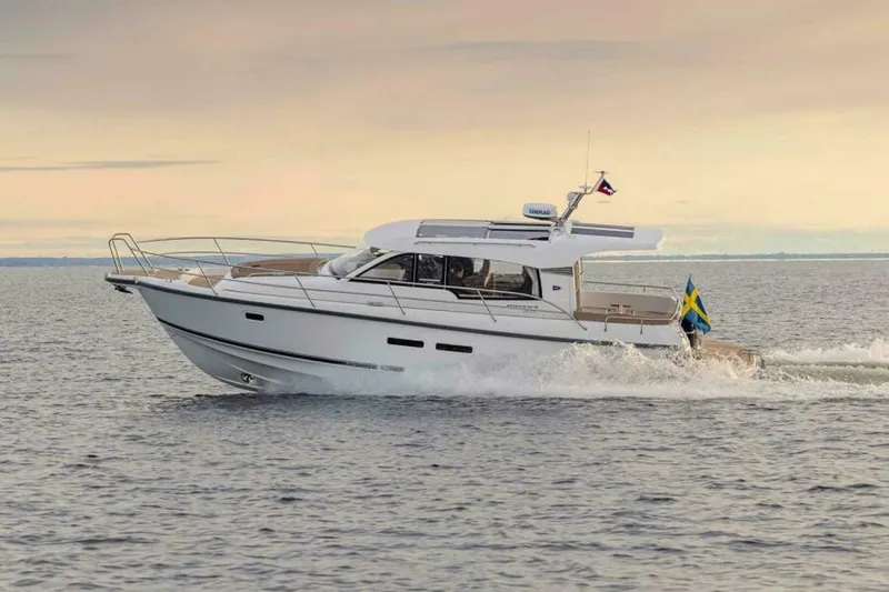 The Image of Nimbus 365 Coupe 2025 - 5561770