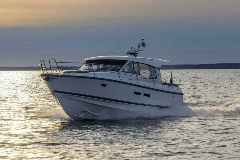 Slide: The Image of Nimbus 365 Coupe 2025 - 5561771