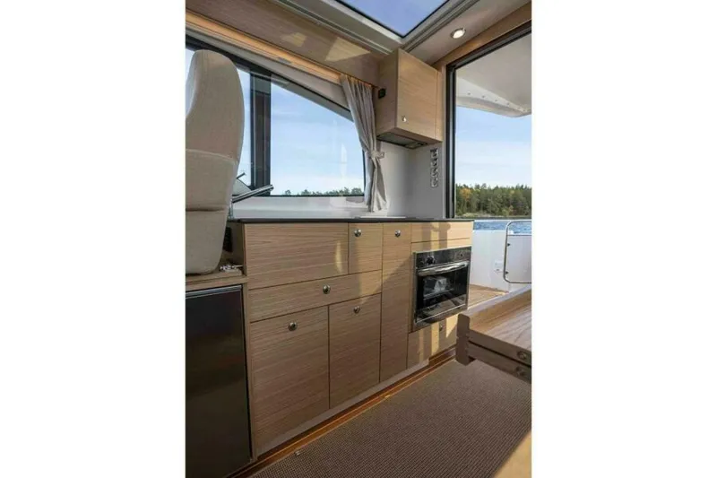 Slide: The Image of Nimbus 365 Coupe 2025 - 5561783