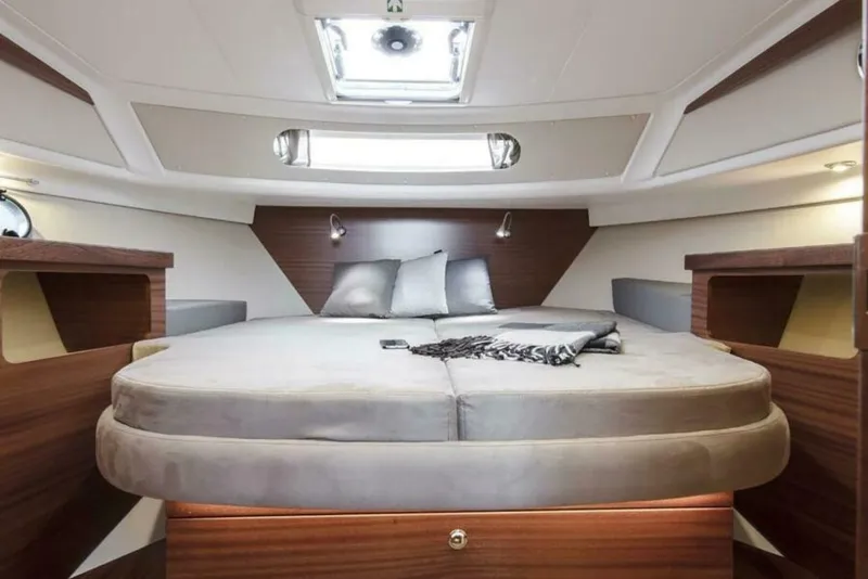 Slide: The Image of Nimbus 365 Coupe 2025 - 5561787