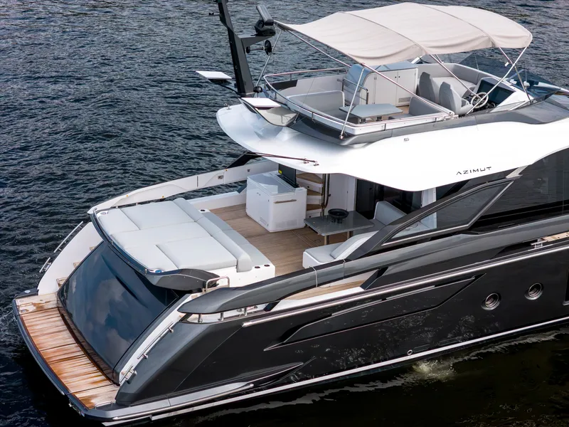 Slide: The Image of Azimut S8 2026 - 5702307
