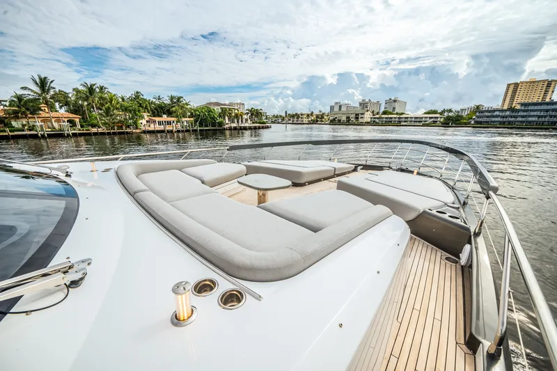 Slide: The Image of Azimut S8 2026 - 5702373