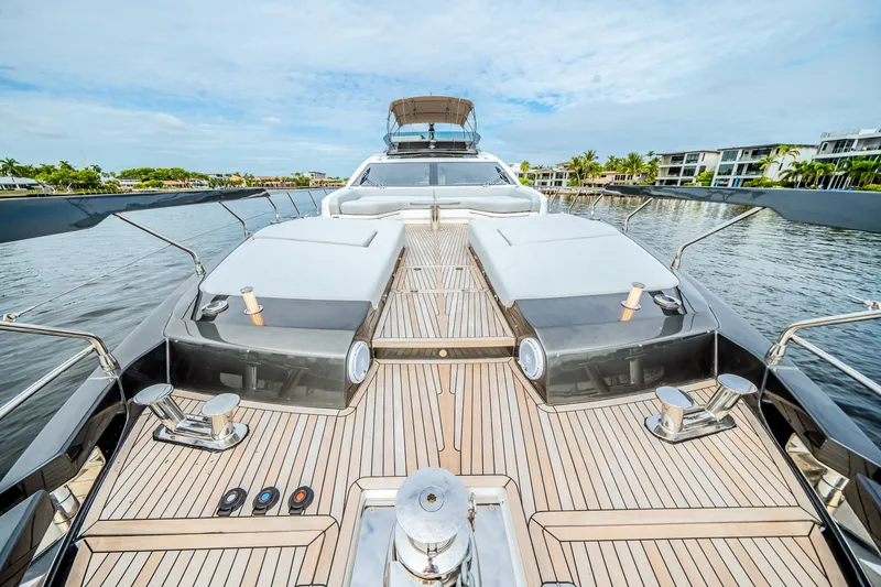 Slide: The Image of Azimut S8 2026 - 5702374