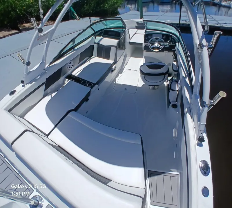 Slide: The Image of Monterey 225 2023 - 5562277